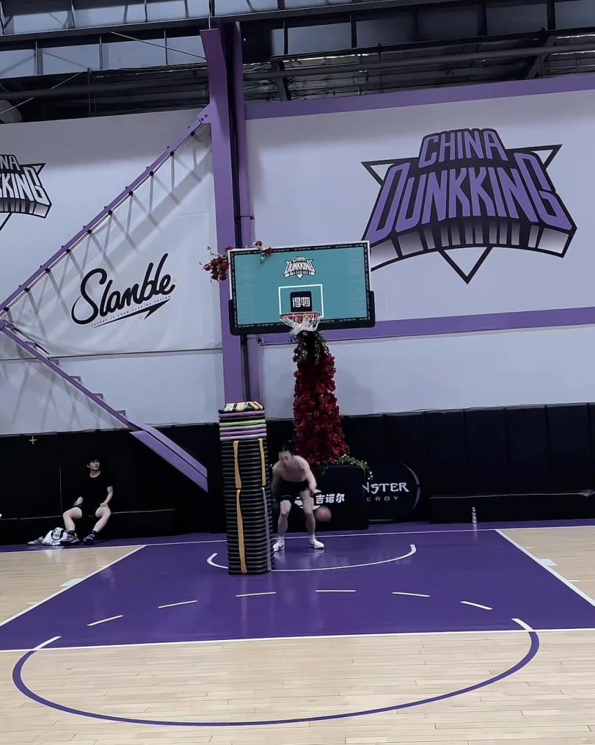 兄弟，這個(gè)摸高如何？